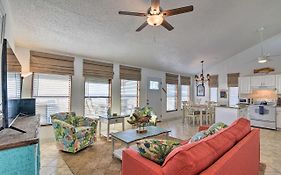 Galveston Beachfront House With Deck And Ocean Views!
