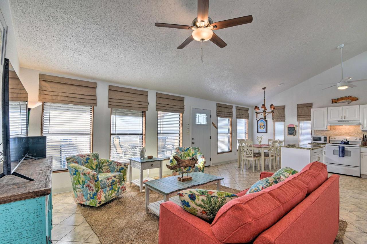 Galveston Beachfront House With Deck And Ocean Views! Exterior photo