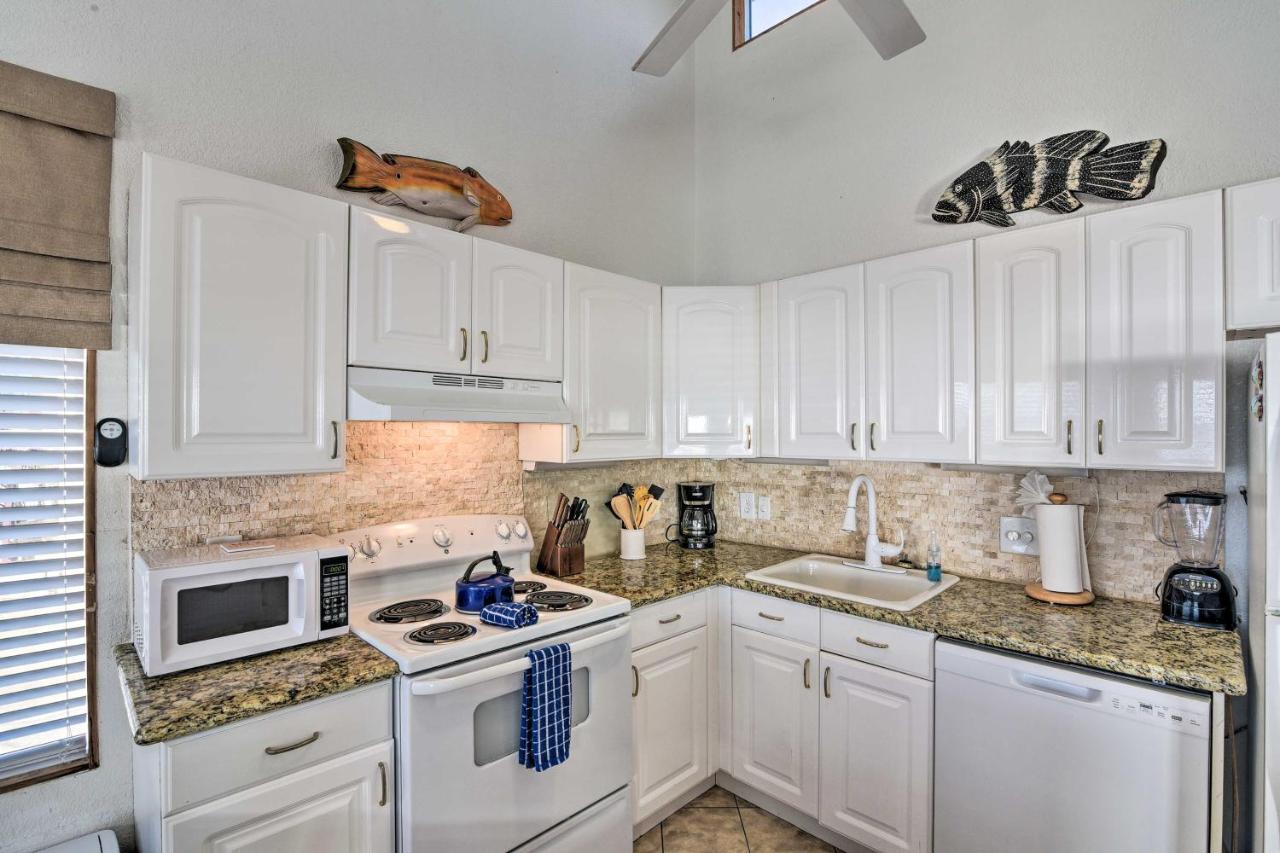 Galveston Beachfront House With Deck And Ocean Views! Exterior photo