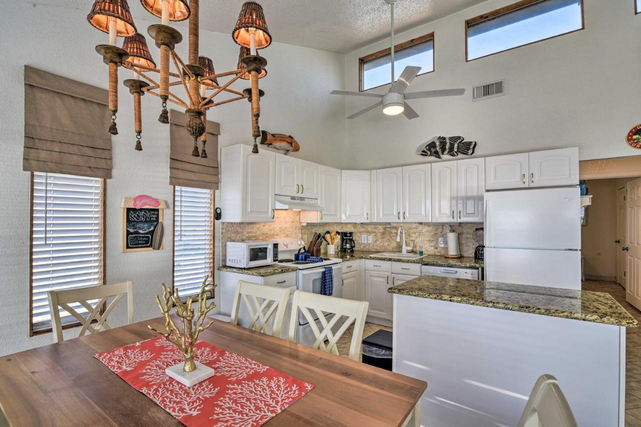 Galveston Beachfront House With Deck And Ocean Views! Exterior photo
